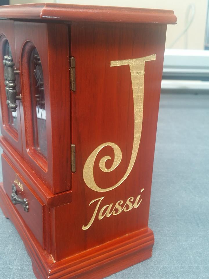 Laser etched and filled jewelry box
